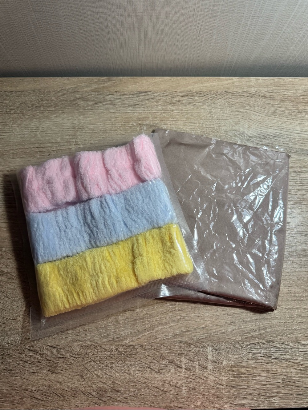 Skincare & Spa Pamper Bundle | 3x Plush Microfiber Bow Headbands + Satin Headban